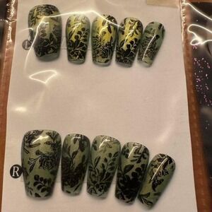Verdant Ink 🌿🖋️ | Botanical‎ Press-On Nail Set (Size M)